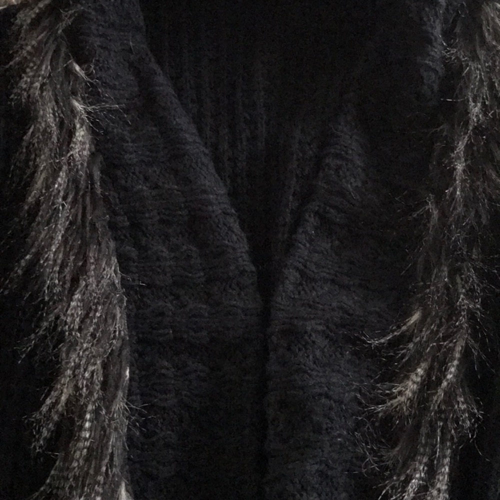 Sweater - Picture 2 of 4
